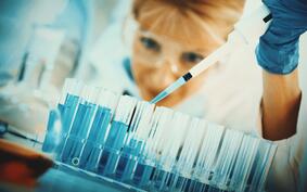 iStock-529117114 vial