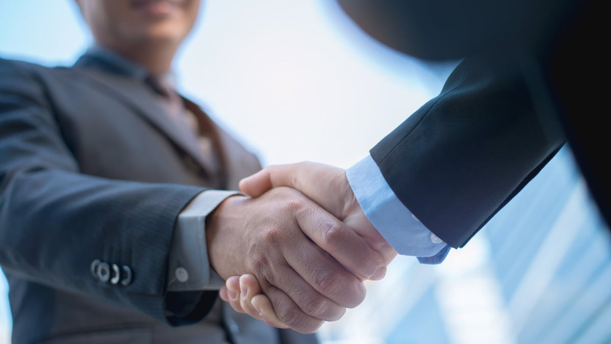 Index Insider: How Often Incumbent Providers Win—and Lose—Mega Deals