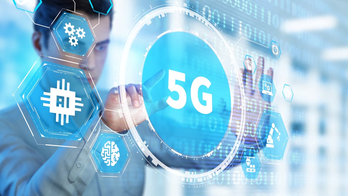 Private 5G In Hours, Not Months: Why Manufacturers Are Moving their Networks to the Cloud