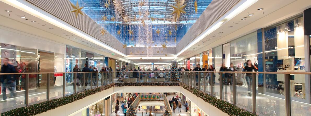 bigstock-Christmas-Shopping-Mall-3967357 bigstock-Christmas-Shopping-Mall-3967357